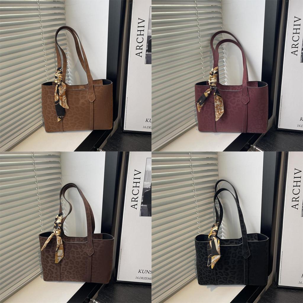 Retro Casual Large Capacity Tote Bag With Zipper Closure For Daily Use