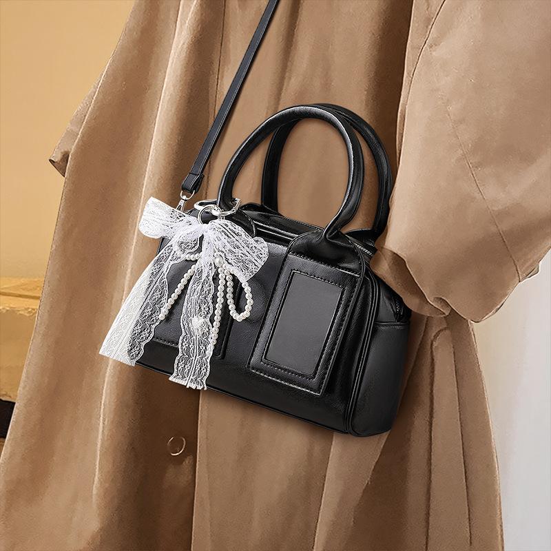 2025 New Small Square Bag Autumn Winter Versatile Crossbody Women s Bag Handheld Boston Fashion High-end Pillow Bag