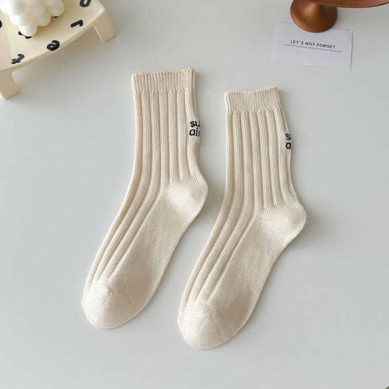 5 Pairs of Women's Minimalist Letter Embroidery Sweat Absorbing Breathable Versatile Tube Stack Socks