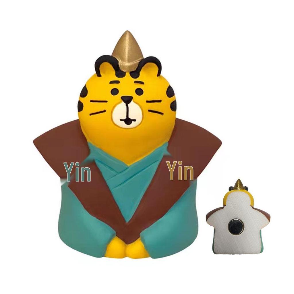 Japanese Cat Magnet: Cute Resin Sticker & Message Clip Toy for Refrigerator Decor