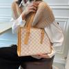 Underarm tote bag New fashion women's handbag Large capacity commuter bag Printed shoulder bag