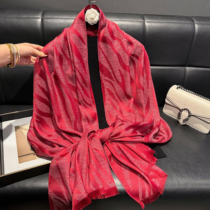Moda Primavera ed Estate Sciarpa di Seta di Alta Gamma Stampa Sciarpa Antipolvere Sciarpa da Donna Sciarpa in Filato di Seta Dorata Cotone Tencel Sciarpa