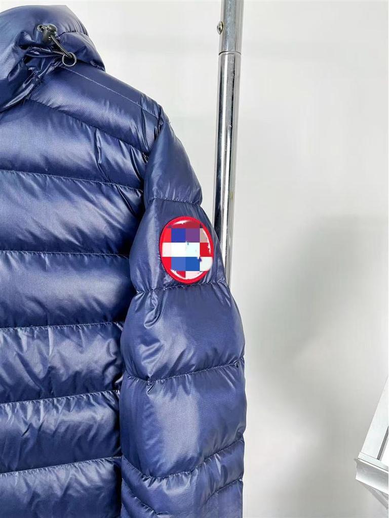 Canada Goose Crofton Lightweight Down Jacket for Men and Women, Canadian Style Outerwear
