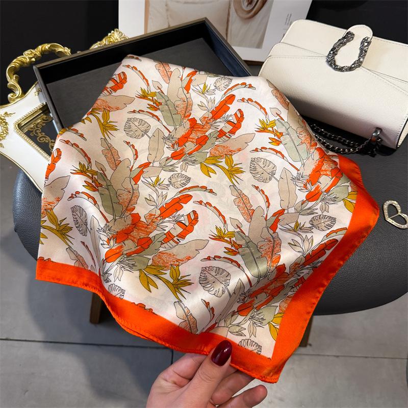 Colorful plant-printed silk scarf square scarf high-end versatile shawl sunscreen neck small square scarf headscarf women's scarf