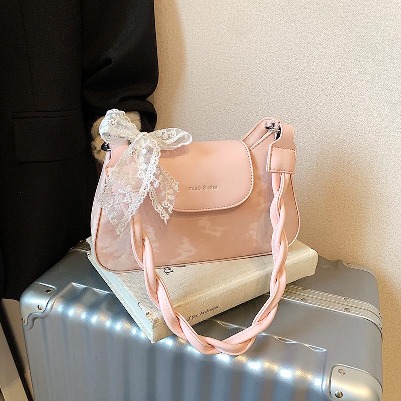 Niche design high-end underarm bag new fashion versatile shoulder messenger bag commuter baguette bag