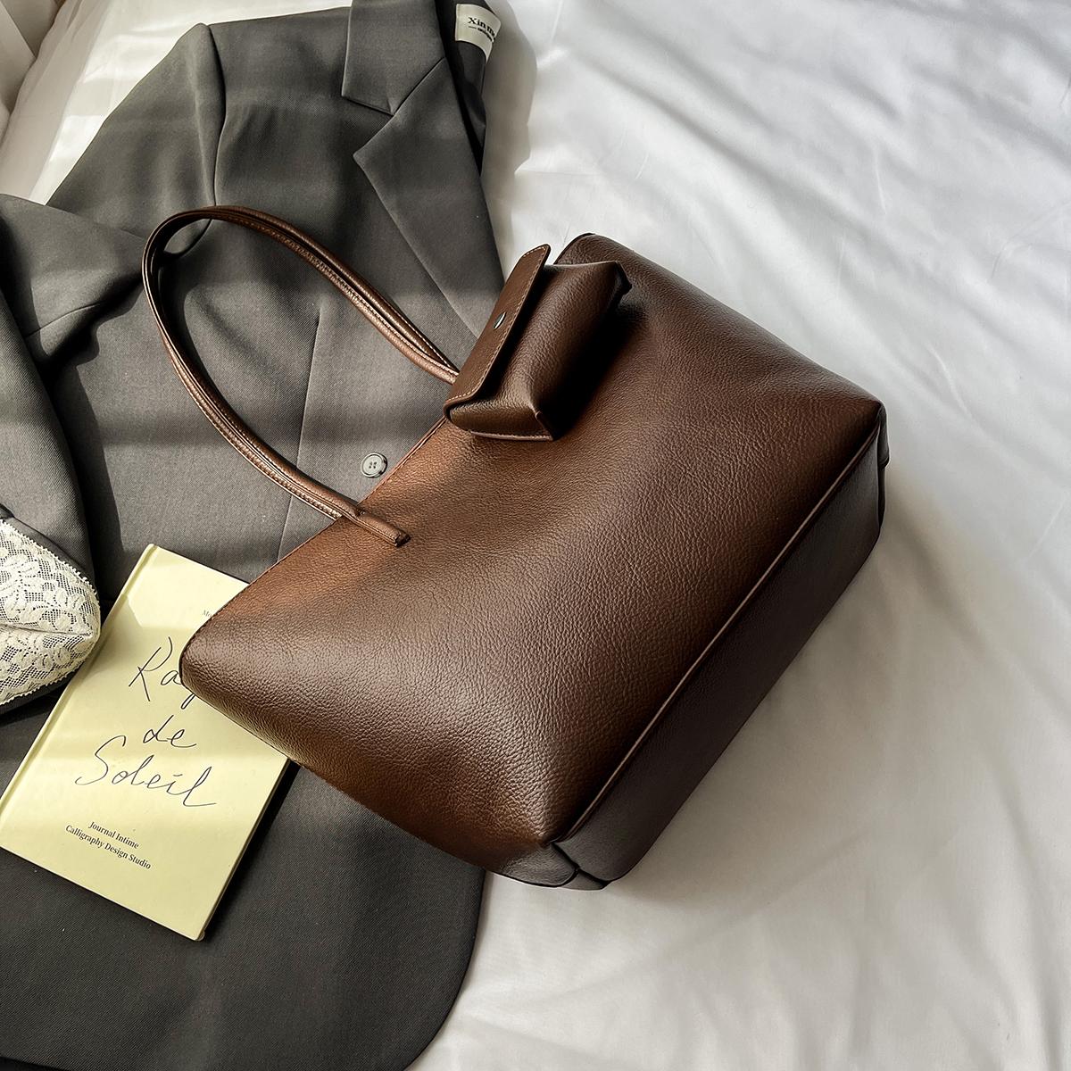 

Small PU Leather Tote Bag for Women Shoulder Bags 2025 Designer Luxury Brand Solid Color Simple Handbags and Purses 26.5cmx26cmx13cm кофейный
