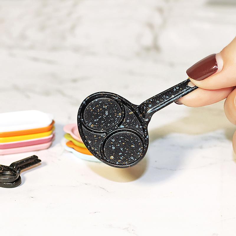 1/12 Dollhouse Frying Pan Double Hole Fried Egg Pot Dollhouse Kitchen Cookware Decoration Dolls House Mini Accessories