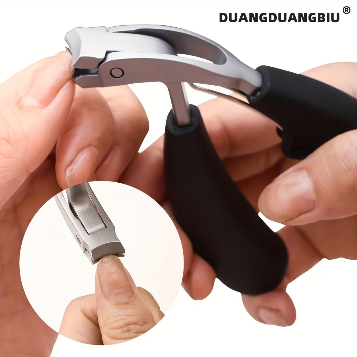 

A single pack of high-quality nail clippers, featuring a concave blade and wide opening, ideal for thick nails чорний