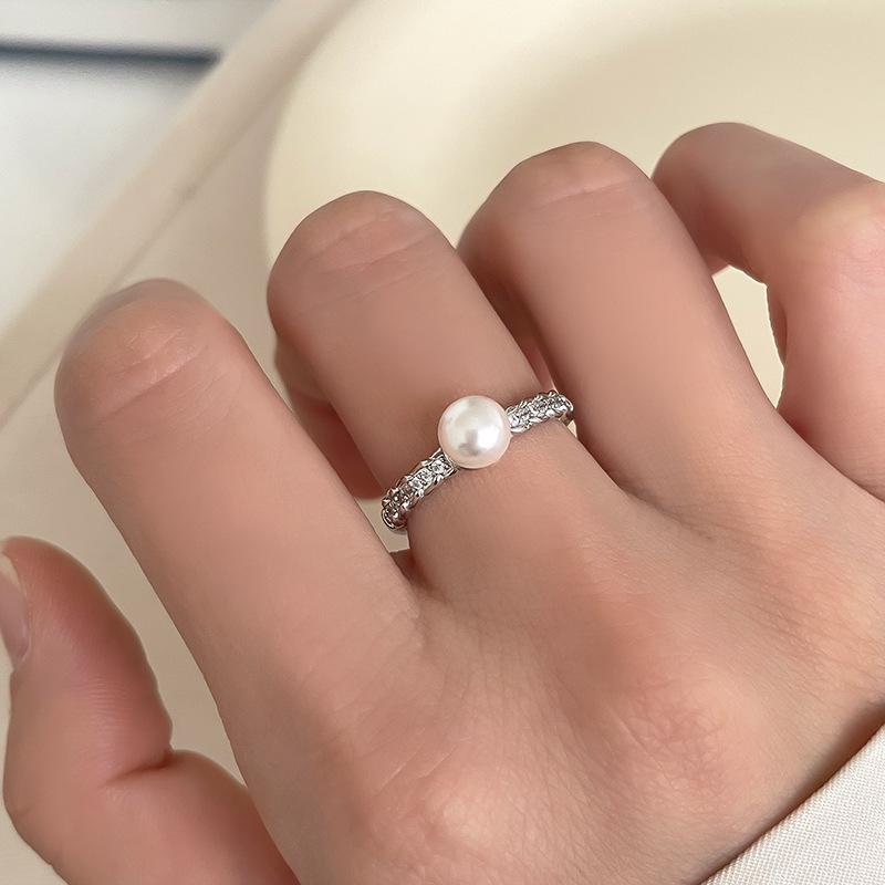 Elegant Adjustable Pearl Ring - Light Luxury Style for Women