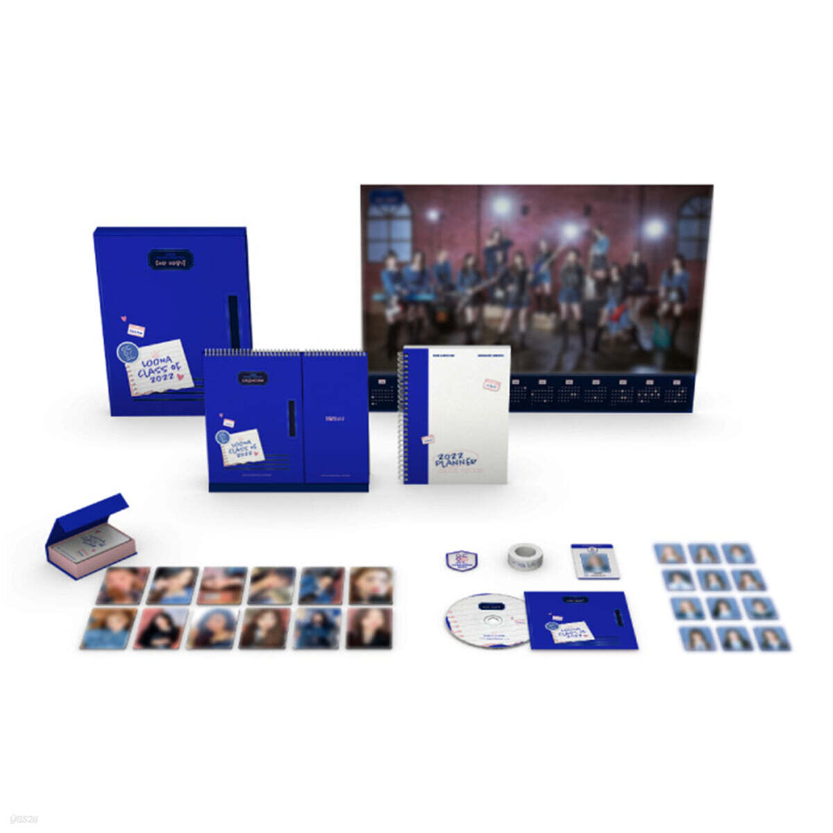 

LOONA 2022 Season Greetings