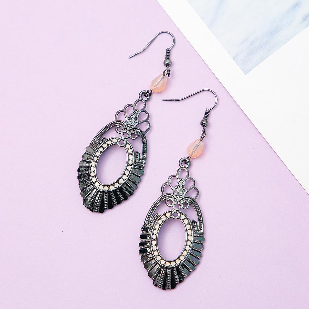 

Elegant Retro Plaid Oval Hollow Alloy Teardrop Earrings for Women