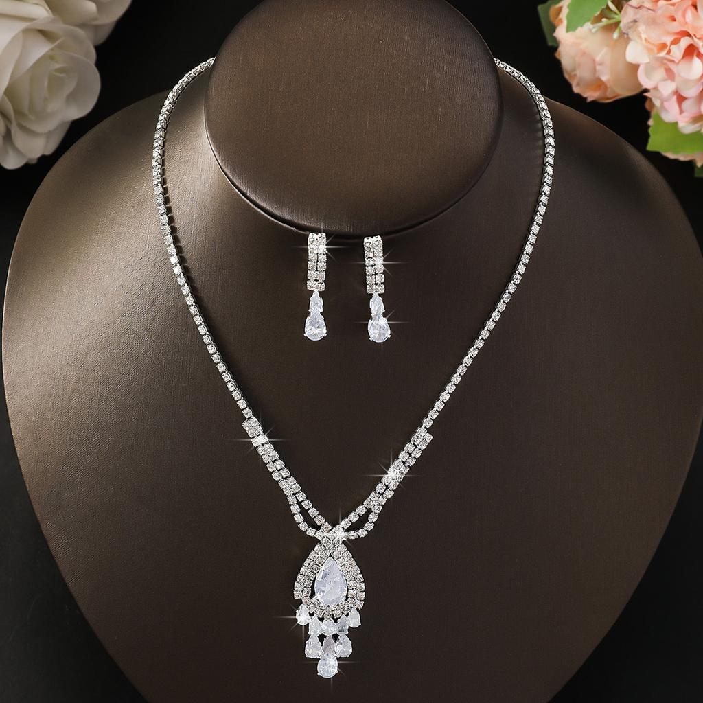 3PC Women's Fashion Copper Inlaid Zircon Claw Chain Necklace Earrings Zircon Set Suitable for Wedding, Party, Festival Gifts