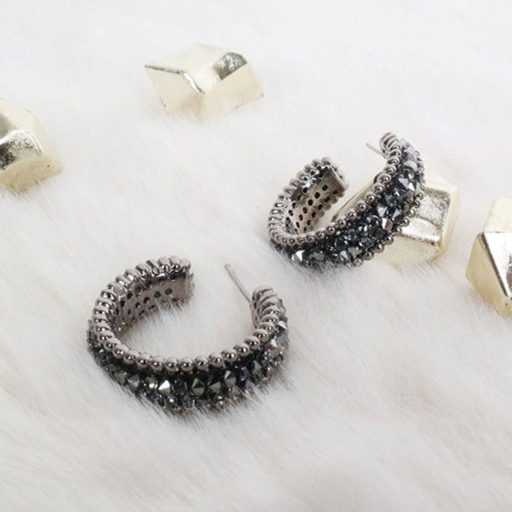 [Juana Yoon] Crystal Half Ring Earrings_Black Nickel [30300668]