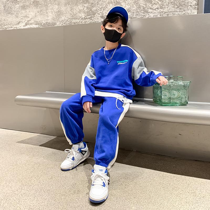 

Хлопчачий весняно-осінній костюм-двійка світшот спортивний стиль модна колекція одягу дитячий модний наряд 140 синій