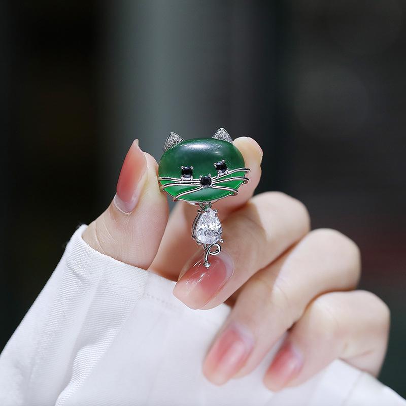 Bo Xin Yun No-Punch Cat Magnetic Brooch - Anti-Exposure Cute Animal Accessory Pin