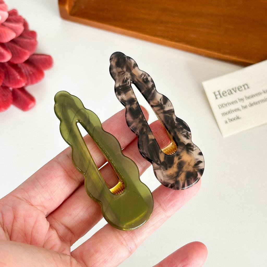 Elegant And Chic Large Hair Claw Clips In Unique Cloud And Geometric Styles Girls For