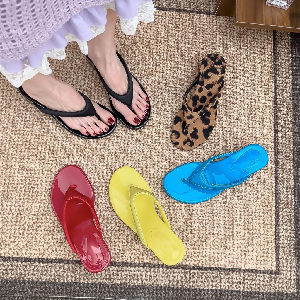 Flip-flops Women Wear Thick-soled Heel Sandals Women Are Not Tired In Summer, Flat-soled Women's Shoes Are Versatile and Advanced