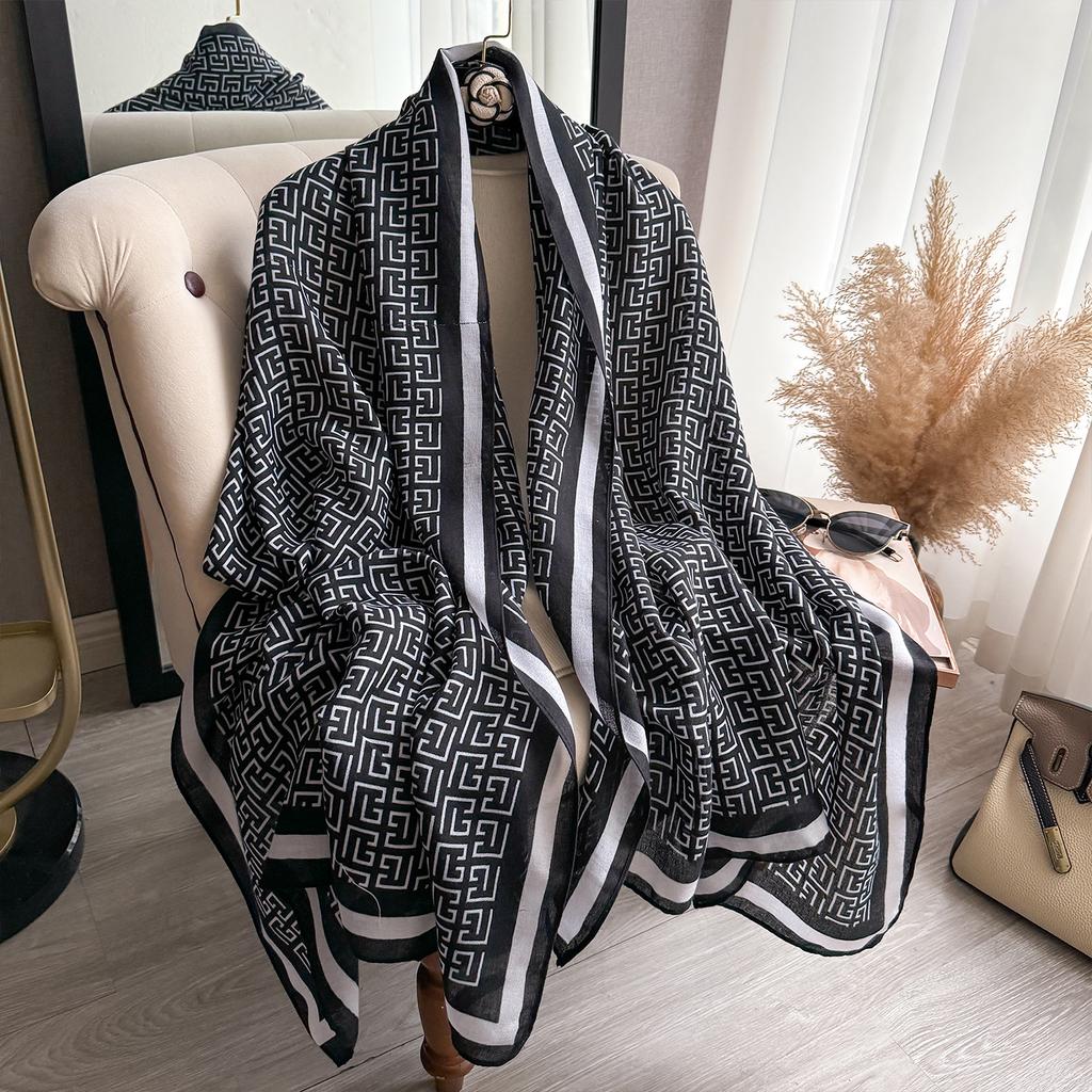 New Four Seasons Plain Stripe Cotton Scarf for Women Tassel Linen Scarves Hijab Lady Foulard Fashion Shawls Wraps Female Bandana