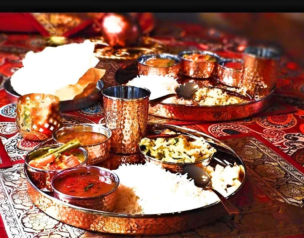 Dinner Set Copper Steel Solid Hand Made Kitchen Plate  (Set Of 8 Pieces Including Fork Spoon)