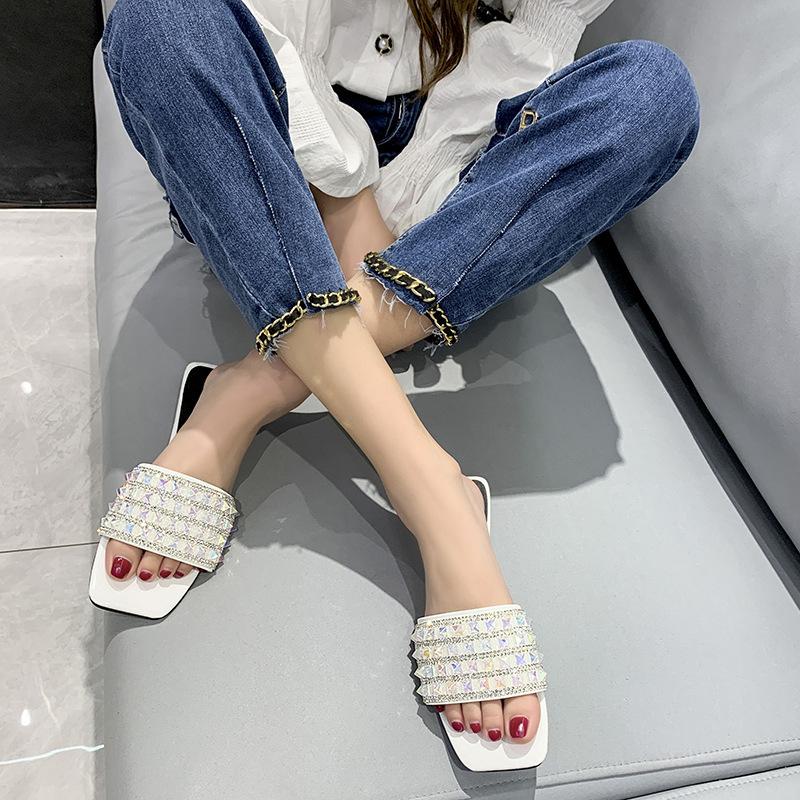 Slippers women's large size 2023 summer new Korean version fashion rhinestone one-word drag wear flat bottom beach slippers