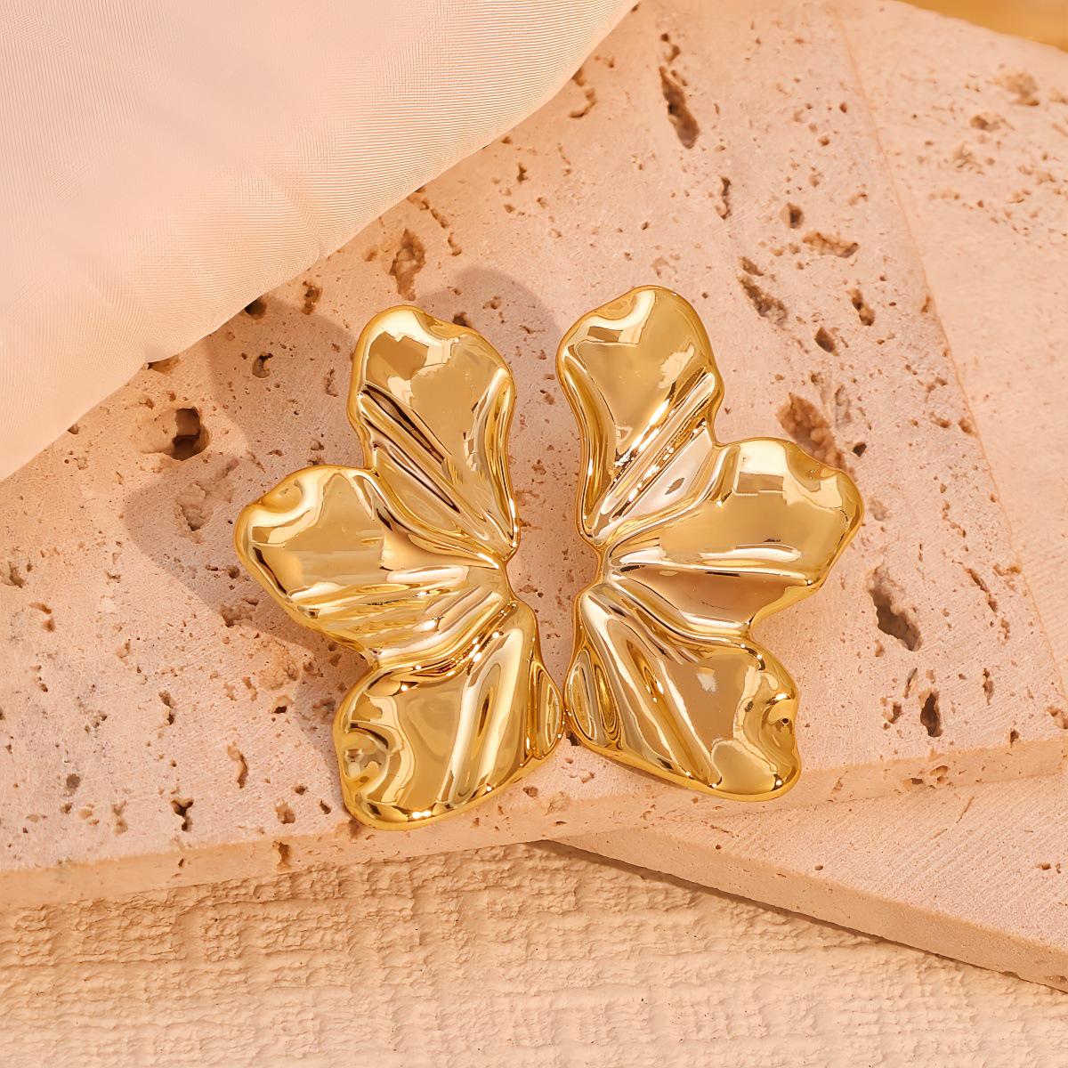 2025 European  American Retro Gold Floral Earrings - High-End, Niche Women s Studs 5