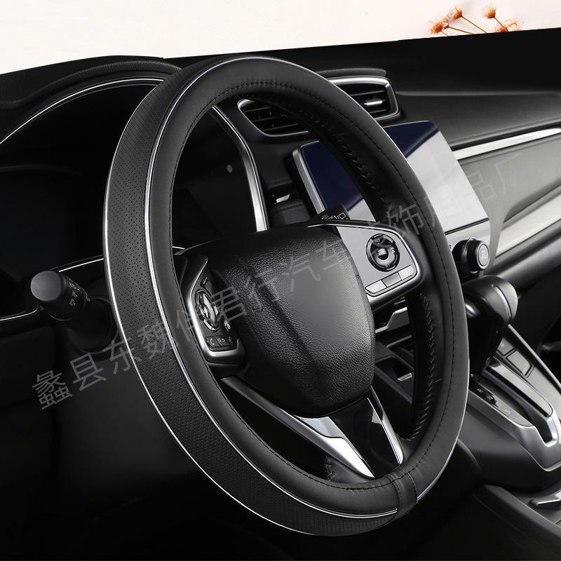 Universeller Lenkradbezug aus Leder – stilvolles Autozubehör für alle Jahreszeiten