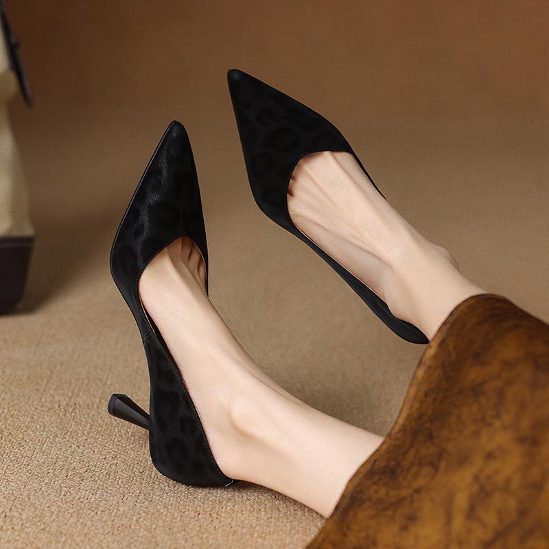 Retro High Heels Damen Feine Absätze Frühling und Herbst Neu Leopardenmuster Design Temperament Vielseitig Französische Spitze Einzelne Schuhe