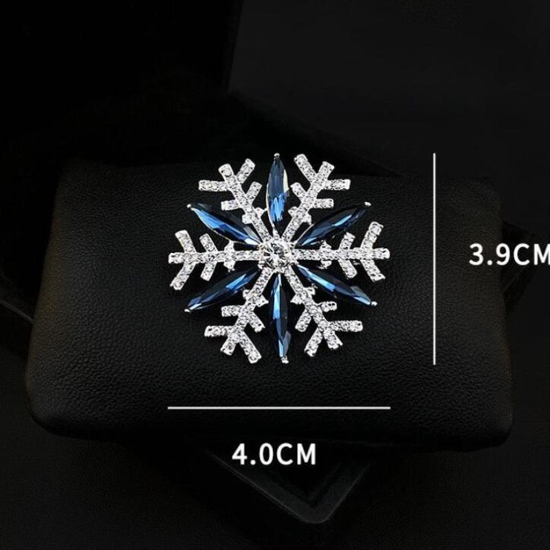 Snowflake Brooches for Women Ice Crystal Rhinestone Snowflake Pins Backpack Decoration Clothes Accessories Party Gift