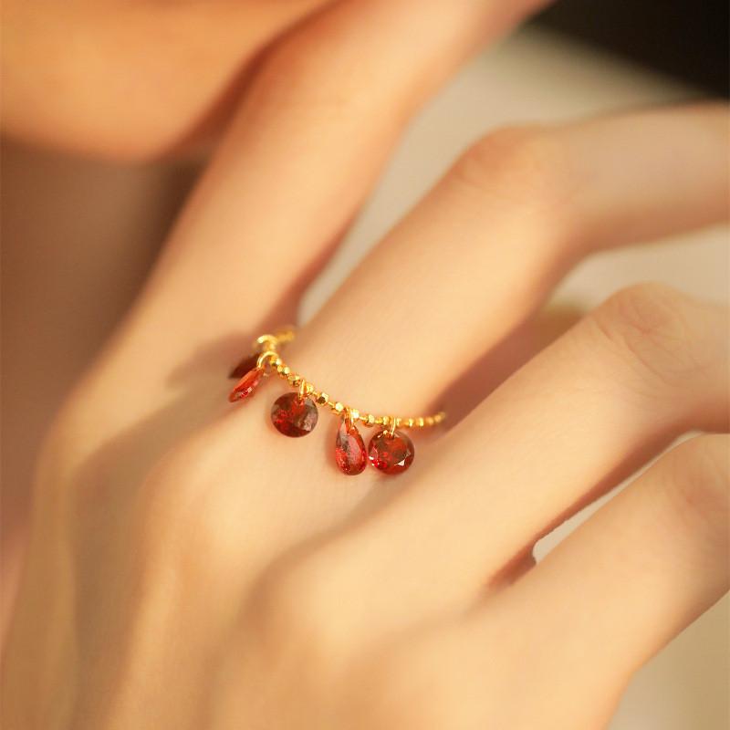 Stylish Elegant And Adjustable Finger Ring For Women With Chic Fringed Design And Modern Appeal