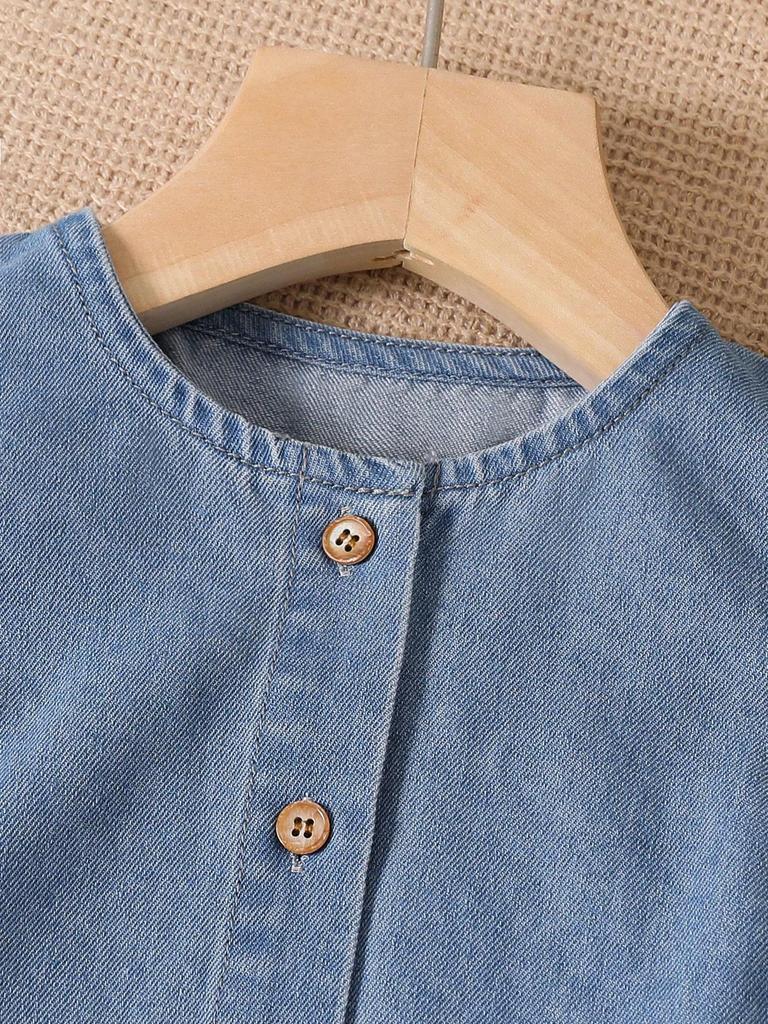 Two-piece girls' casual outdoor versatile T-shirt and retro denim shorts set for spring and summer