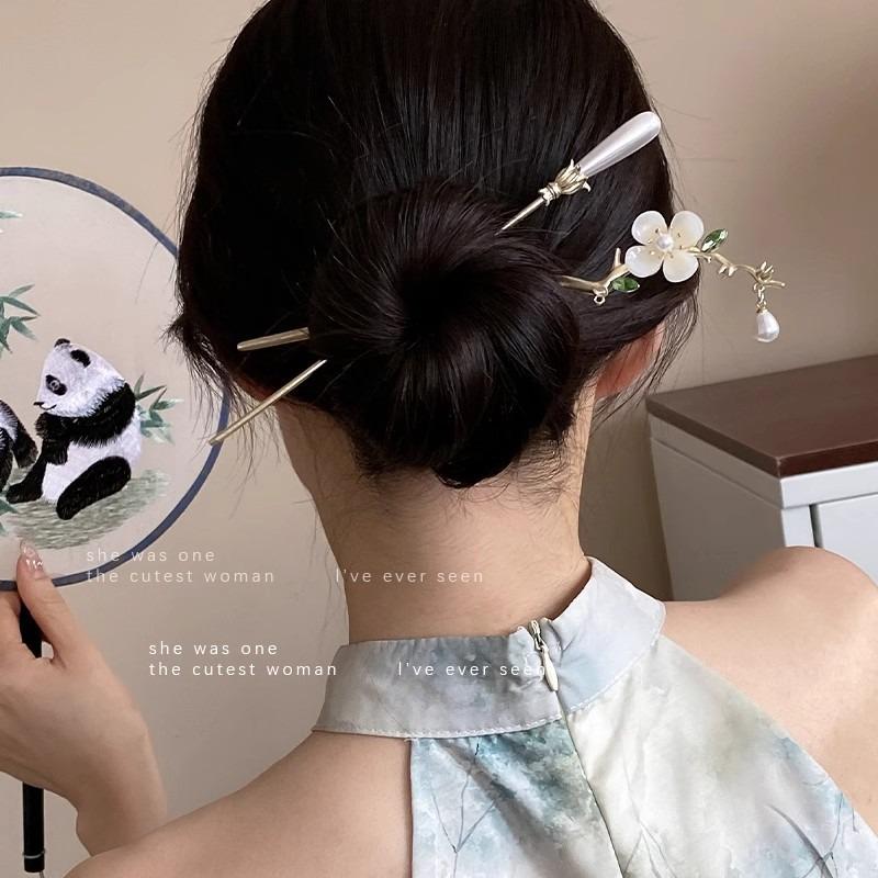 Chinese Retro Style Three-dimensional Flower Butterfly Alloy Women's Hairpin Long Tassel Chain Hanfu Updo Hair Clip Headwear