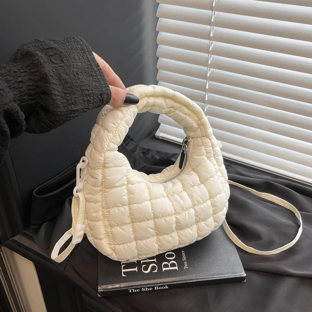 Pleated cloud bag women's autumn and winter new down cott handbag casual versatile bubble shoulder messenger bag