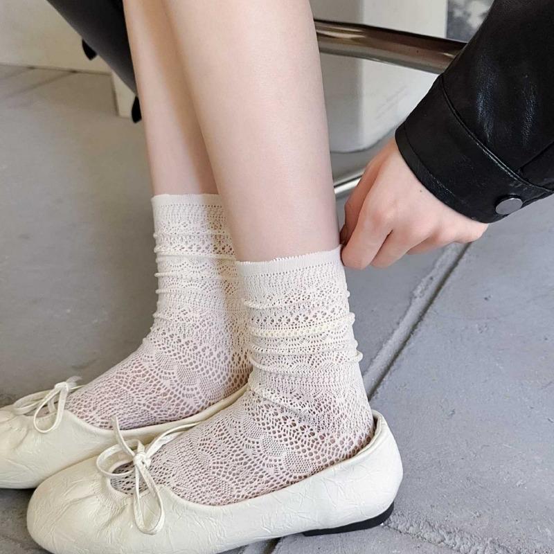 Female Spring and Summer Pure Color Lace Hollow Mesh Breathable Sweet All Build In Tube Socks
