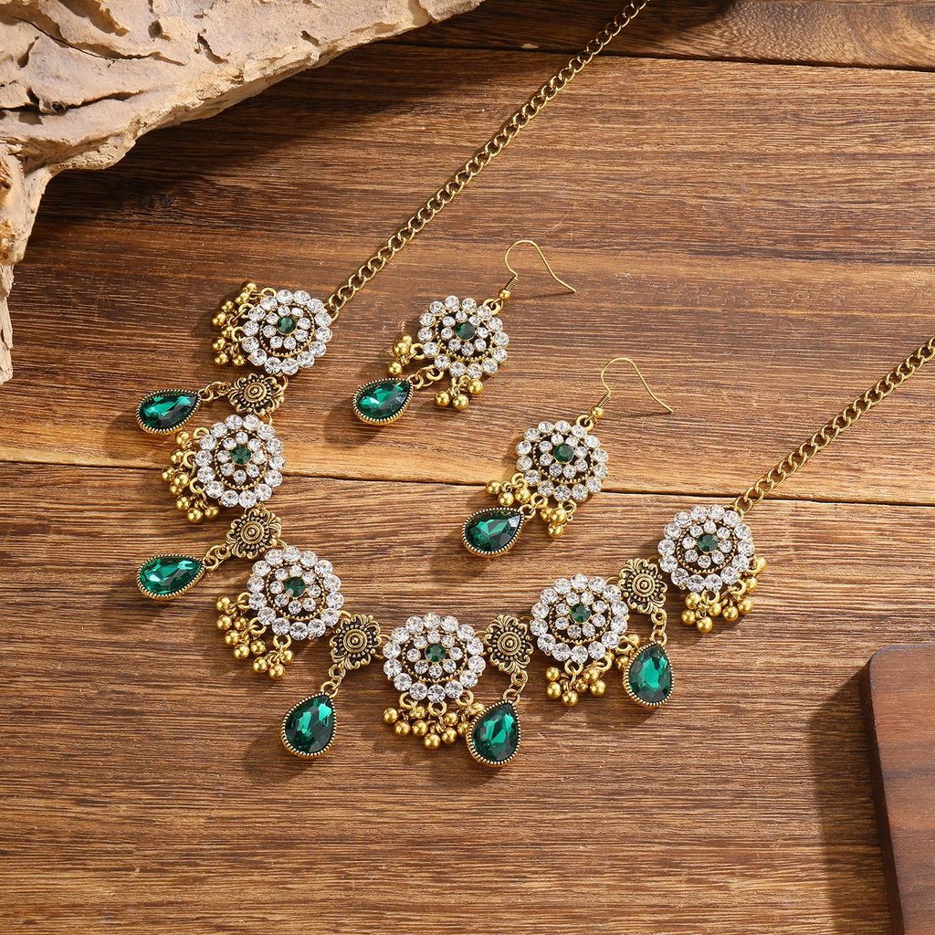 Ethnic Style Necklace Set With Water Crystal Pendant For Women