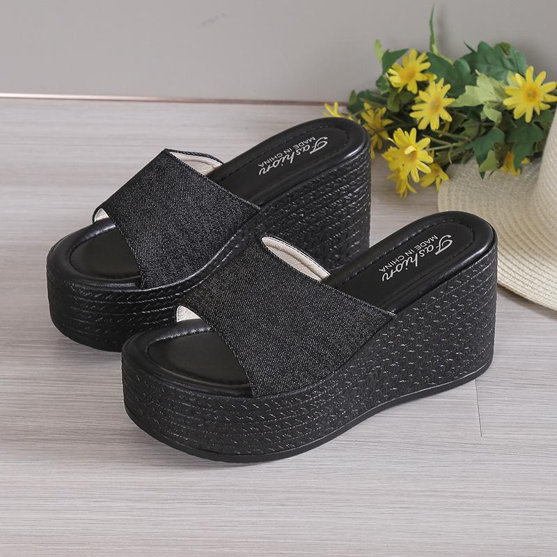 

Пляжные сандалии большого размера, летние новые, на танкетке, шлепанцы на толстой подошве с одним ремешком, женские на маффиновой подошве 35 чёрный