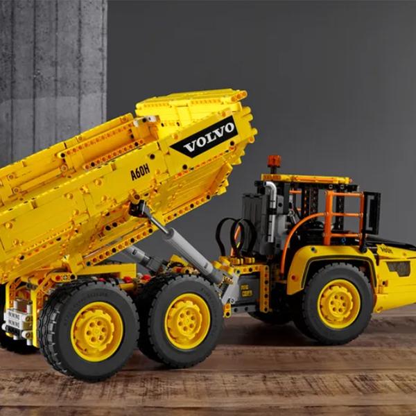 LEGO Technic 6x6 Volvo Articulated Hauler Set 42114 2193pcs