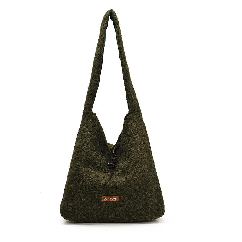 Winter Fashion Plush Bag Women's New Fashion College Style Shoulder Bag Casual Large Capacity Plush Tote Bag