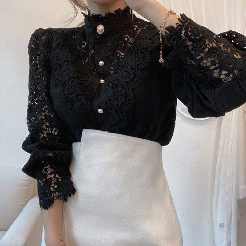 Camicette da donna in pizzo con maniche a petalo Camicetta da donna con bottoni chic Scava fuori la camicia bianca patchwork di pizzo floreale Top abbigliamento femminile