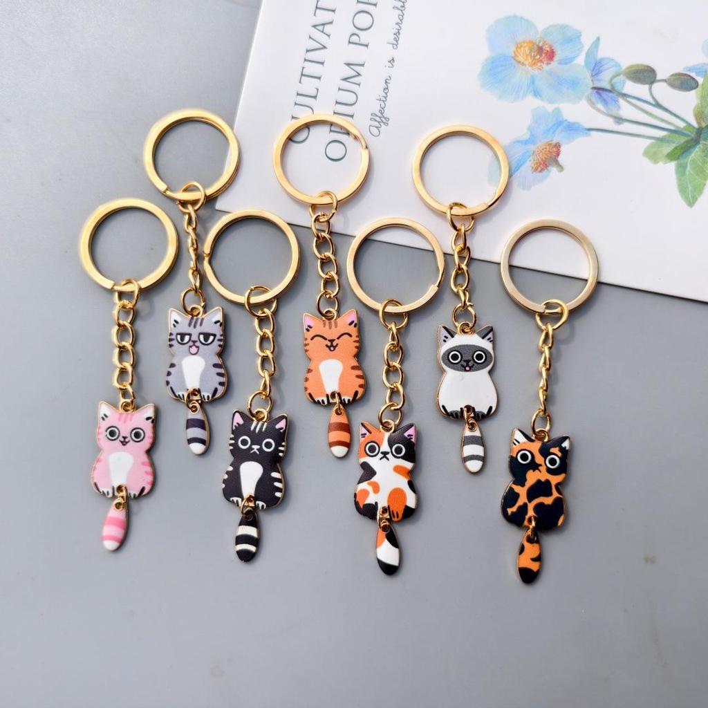 Přívěsek na klíče s kawaii koťátkem – slitina a tištěný design