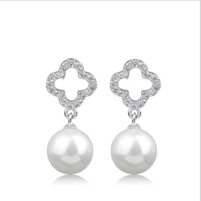 Qiaolanxuan Korean-Style Silver Four-Leaf Clover Pearl Earrings for Women, European and American Fashion
