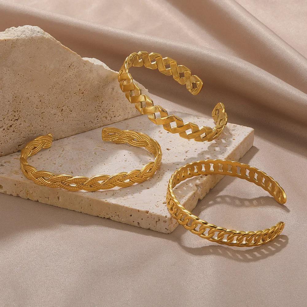 European & American Stainless Steel Heart-Shaped Hollow Geometric Bracelet