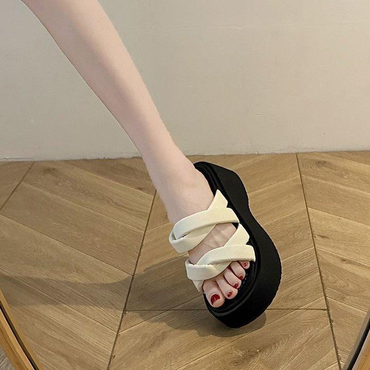 

Сандалии на толстой подошве для пожилых маленьких мужчин, новая летняя обувь 2025, сандалии, танкетка, увеличивающая рост, юбка, красивые шлепанцы для выхода в свет, женские 40