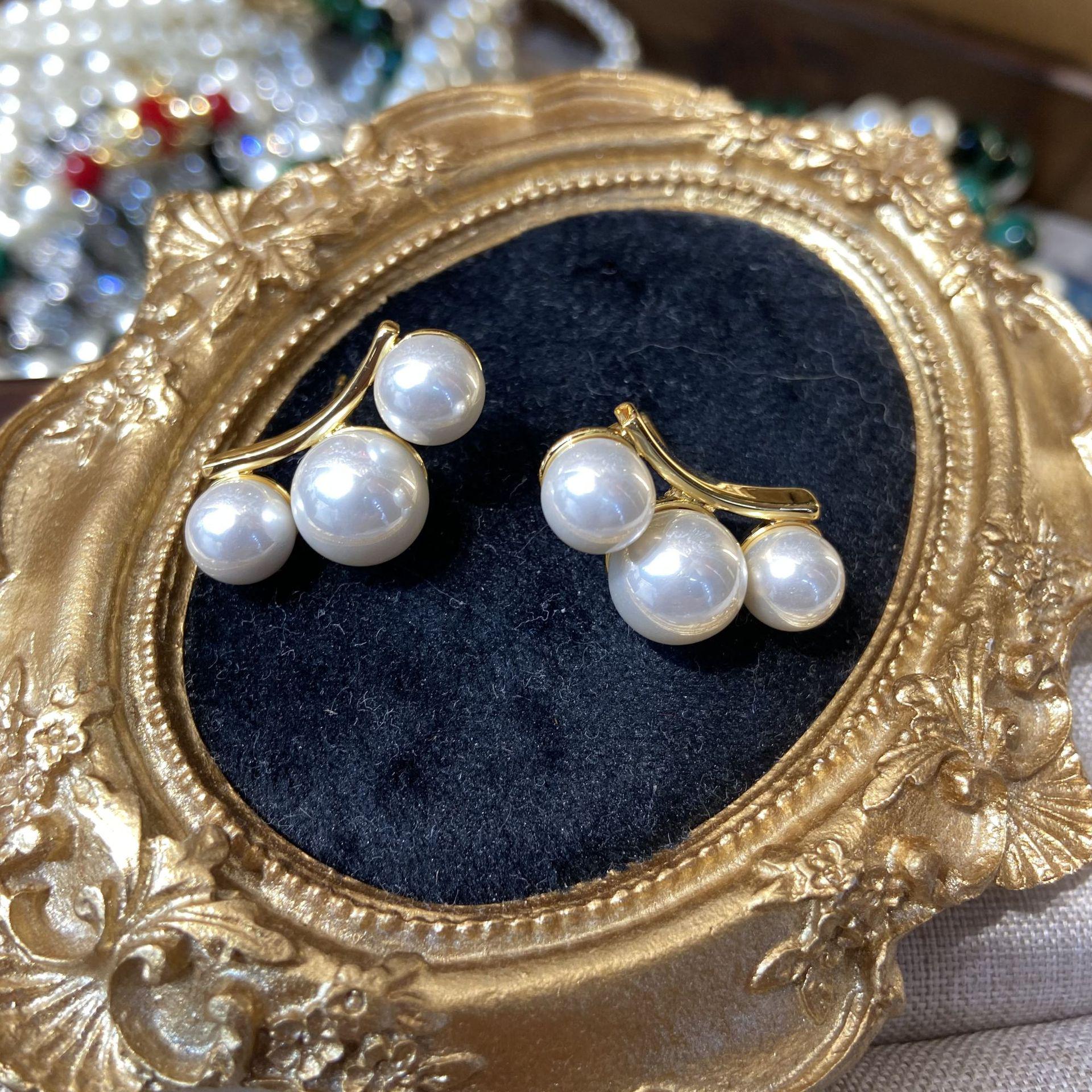 

Серьги-пусеты из позолоченной латуни в японском стиле с жемчугом и серебряными штифтами S925