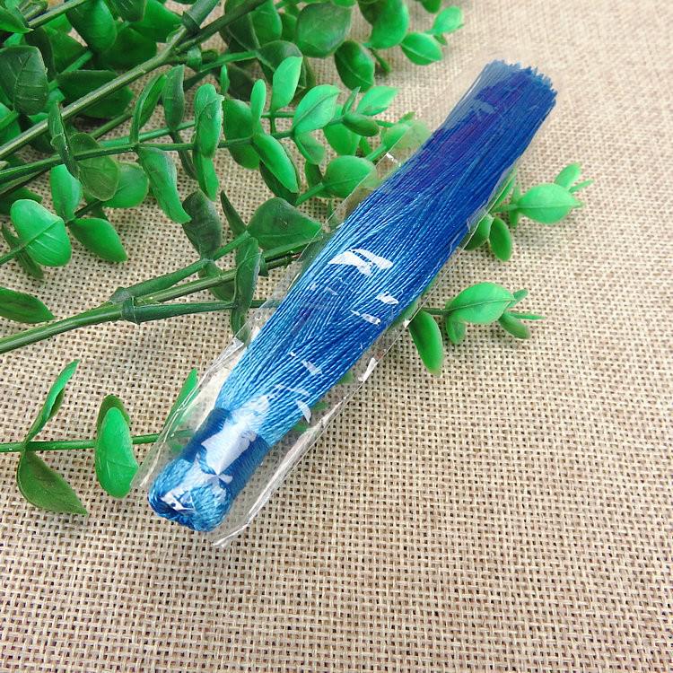 

Маленький китайский узел-подвеска 12 см с вертикальной кисточкой