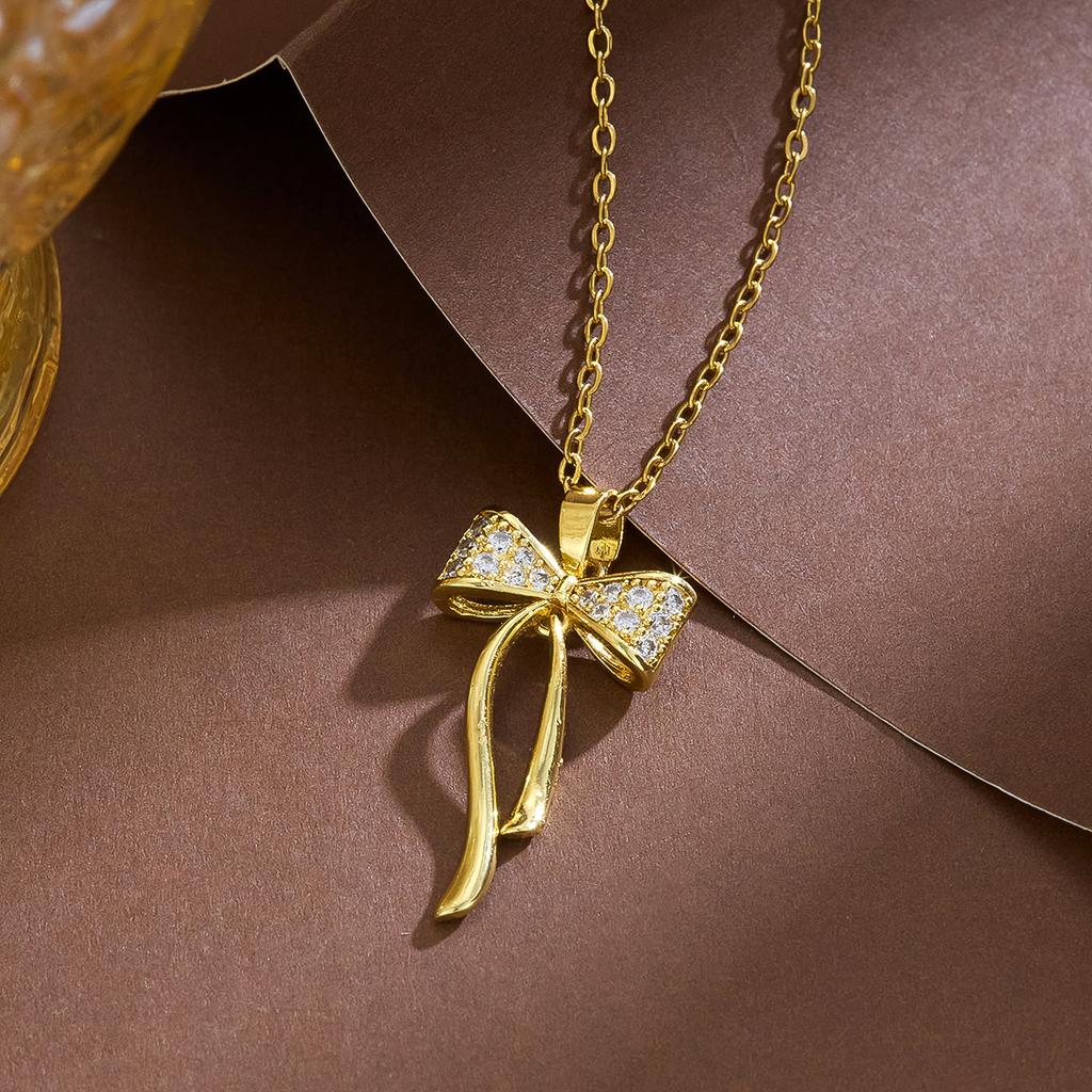 Bow-encrusted Diamond Super Flash Necklace Female, French Light Luxury Niche Design Sense Cold Wind Versatile Collarbone Chain