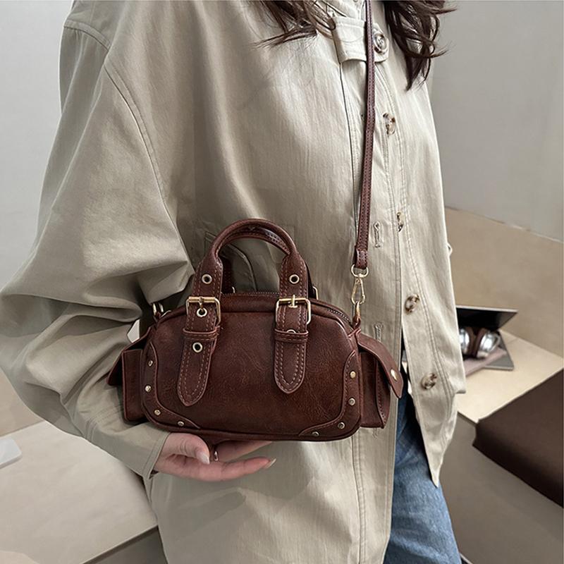 Yogodlns Trend Y2K Retro Rivet Shoulder Bag Spicy Girl Vintage Underarm Bag Pu Leather Handbag Locomotive Bowling Bag