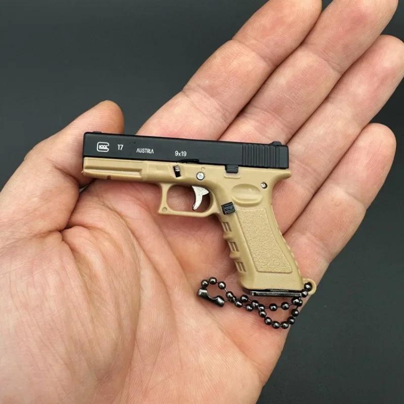 1:3 Mini G17 Metall Spielzeugpistole Modell Legierung Schlüsselanhänger Abnehmbarer Look Real Collection Farbe Beeindruckende Geburtstagsgeschenke für Jungen Erwachsene