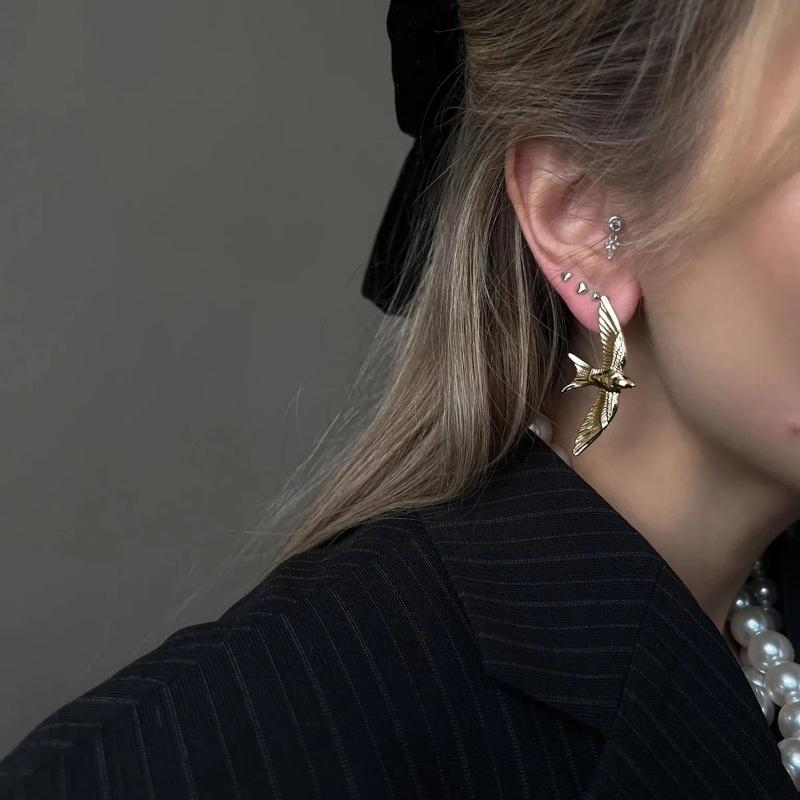 Fashion Peace Dove Wing Stud Earrings for Women Bird Charm Texture Rust Statement Jewelry Party