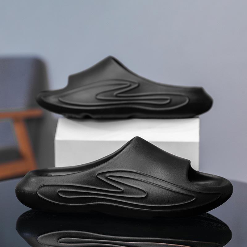 

Наступая на дерьмовые тапочки мужская повседневная мода высокая ценность толстая подошва носить крутые тапочки 2024 лето мужские тапки 40 чёрный