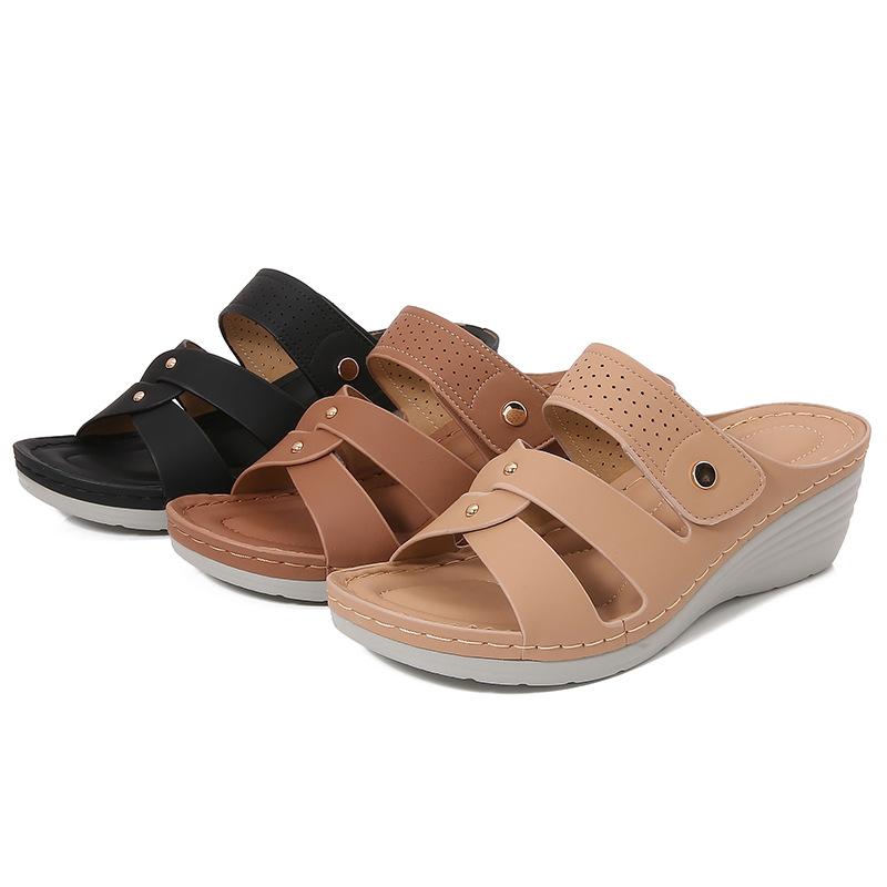 Silver Comfortable Spring and Summer New Fashion Casual Slope Heel Beach Wear Sandals Women's Shoes